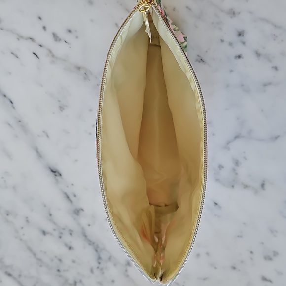 Estée Lauder x Ladurée Limited Edition Cosmetic Pouch With Makeup Samples NWT - Picture 4 of 8